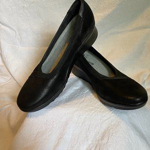 CLARKS Cloudsteppers Caddell Dash Black Wedge Slip On Shoes Women's US 9½N - NWT